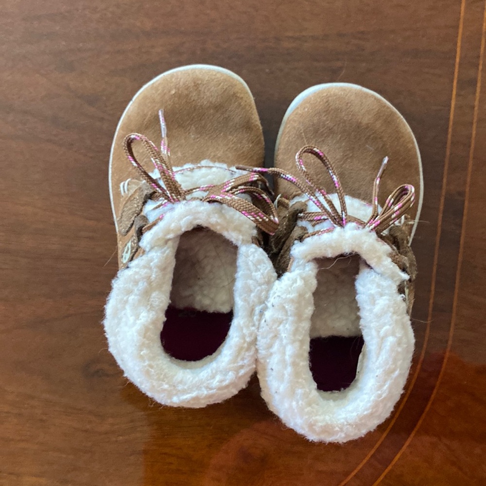 Merrell kids boots size 5